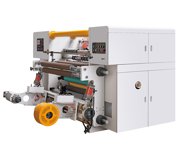 Računalniško podprt visokohitrostni stroj za rezanje in previjanje